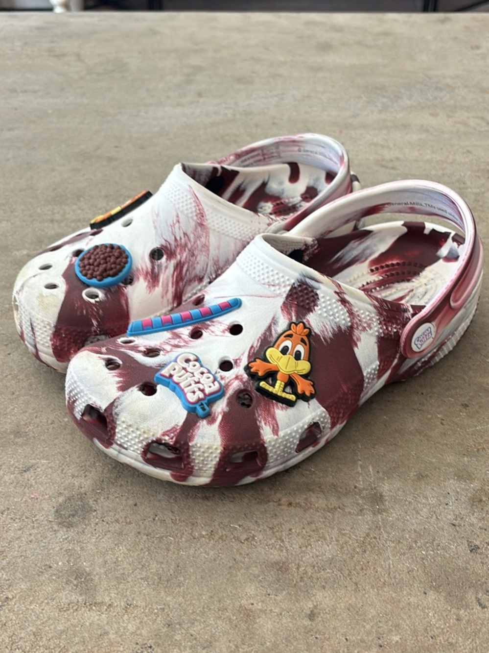 KIDS CROCS LIMITED EDITION 'CLASSIC COCOA PUFFS CLOG' IN WHITE GARNET(A-6)